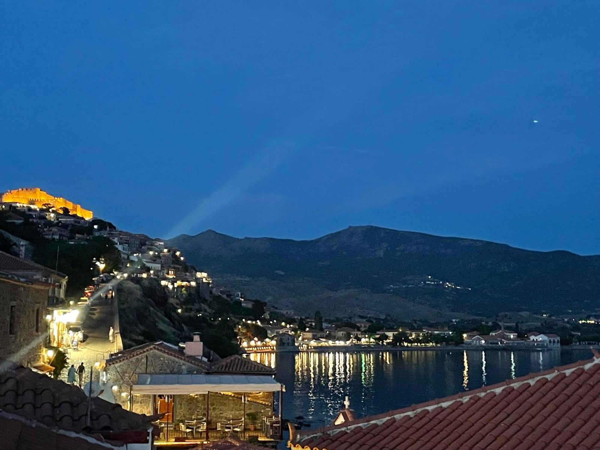 Q Apartments Molyvos ميثيمْنا المظهر الخارجي الصورة